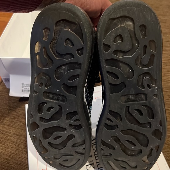 ***SOLD*** 39 **Like New**Multiblack/Black Alexander McQueen Oversized sneakers - Picture 4 of 4